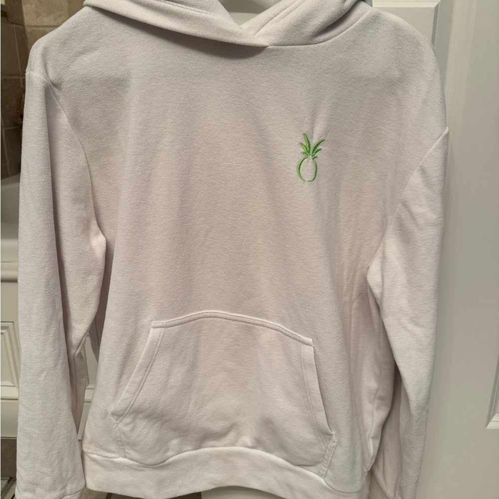Dudley Stephens White Fleece with Pineapple Detail